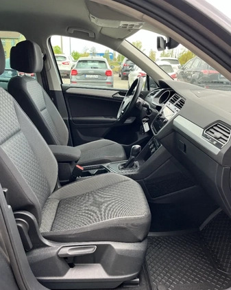 Volkswagen Tiguan cena 92899 przebieg: 99600, rok produkcji 2018 z Gdańsk małe 277